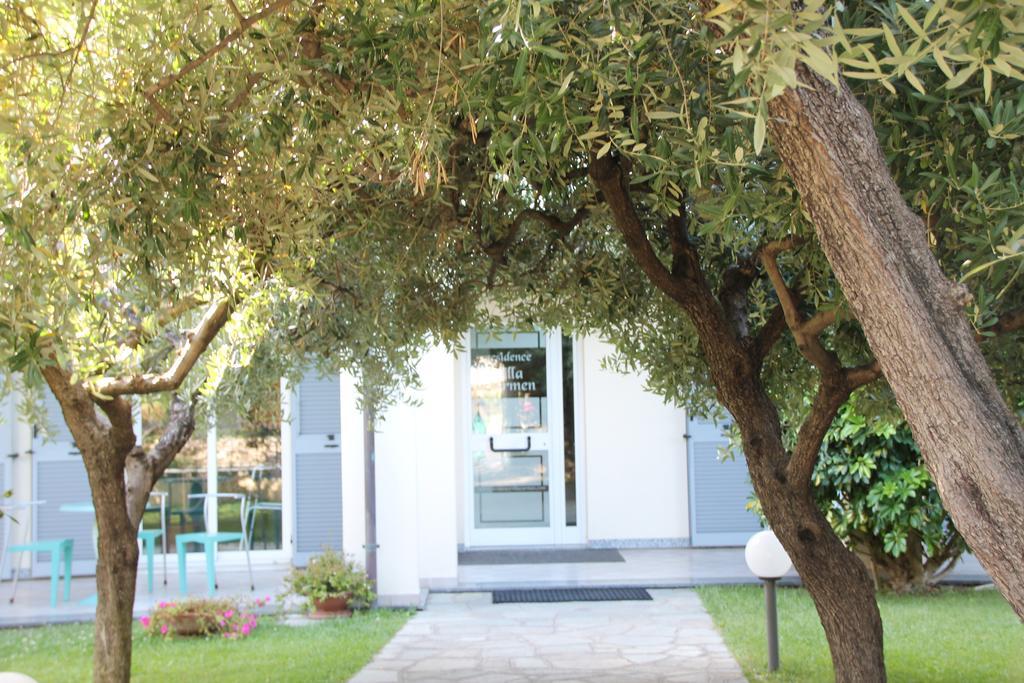 Residence Villa Carmen Fronte Mare A 50 Mt Pietra Ligure Bagian luar foto