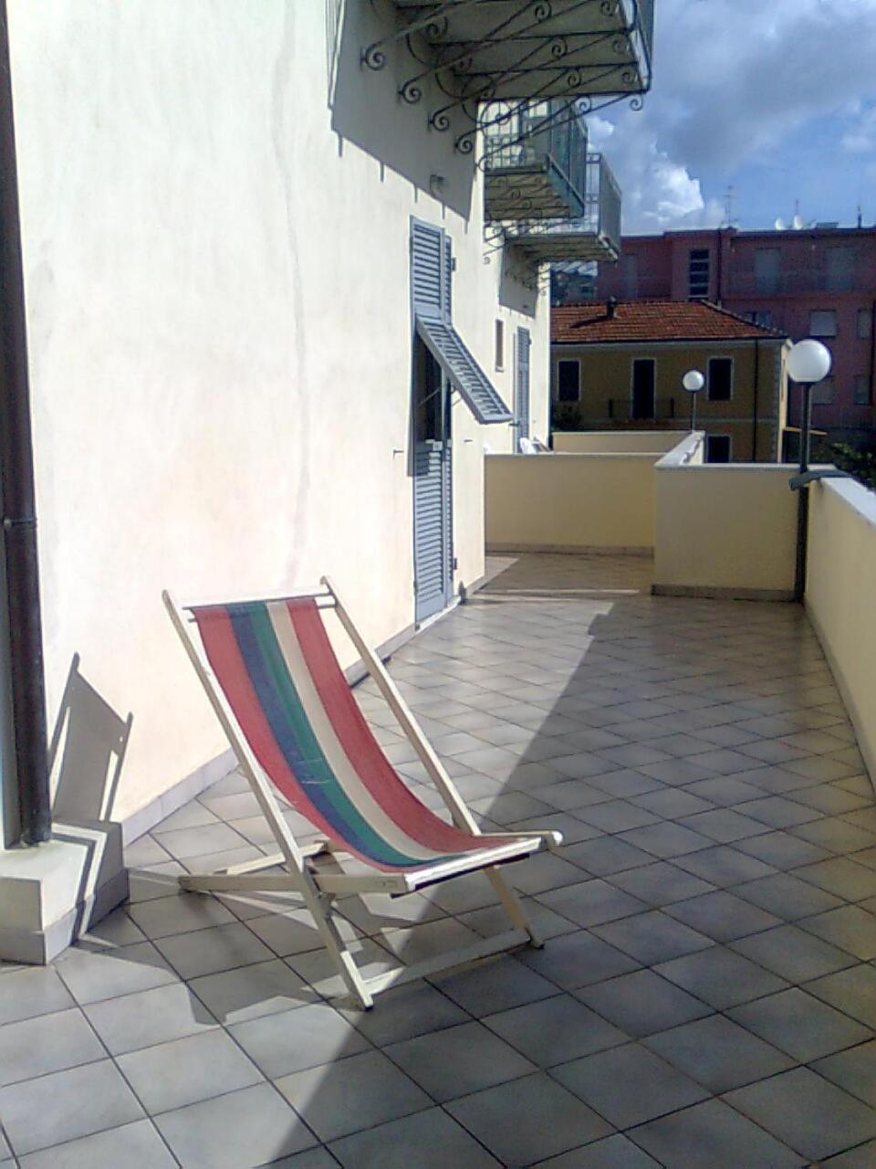 Residence Villa Carmen Fronte Mare A 50 Mt Pietra Ligure Bagian luar foto