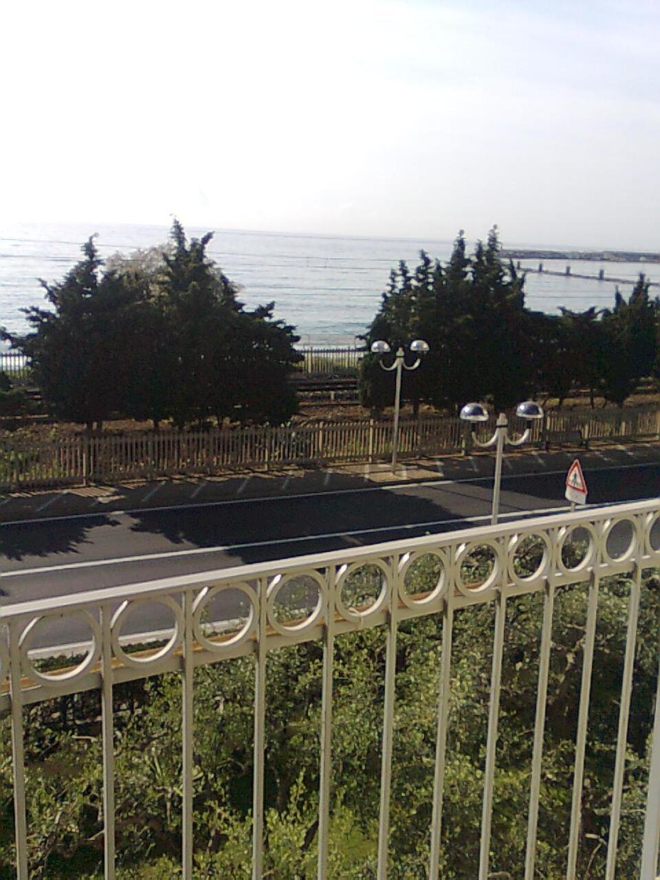 Residence Villa Carmen Fronte Mare A 50 Mt Pietra Ligure Bagian luar foto