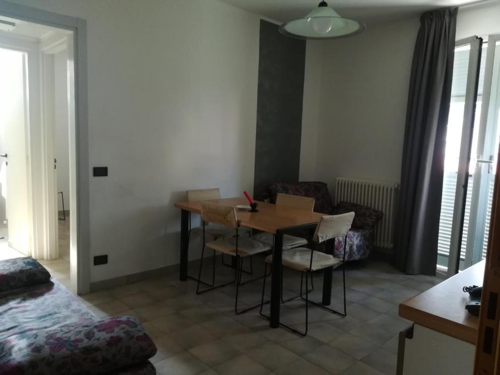 Residence Villa Carmen Fronte Mare A 50 Mt Pietra Ligure Bagian luar foto