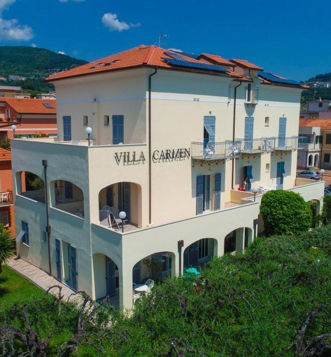 Residence Villa Carmen Fronte Mare A 50 Mt Pietra Ligure Bagian luar foto