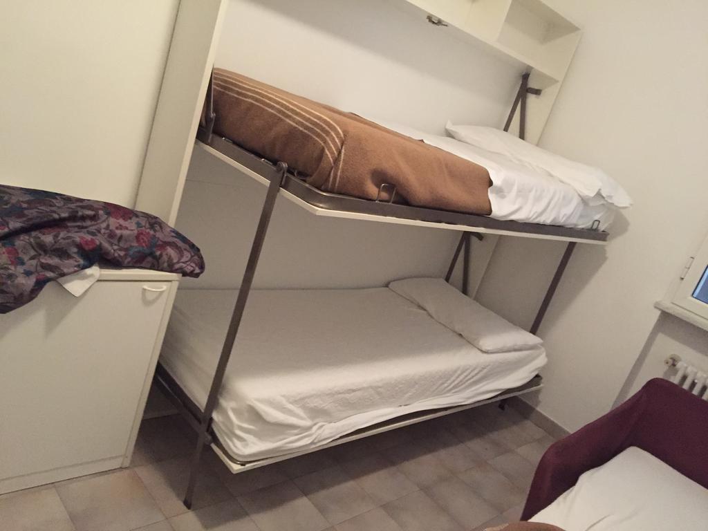 Residence Villa Carmen Fronte Mare A 50 Mt Pietra Ligure Bagian luar foto