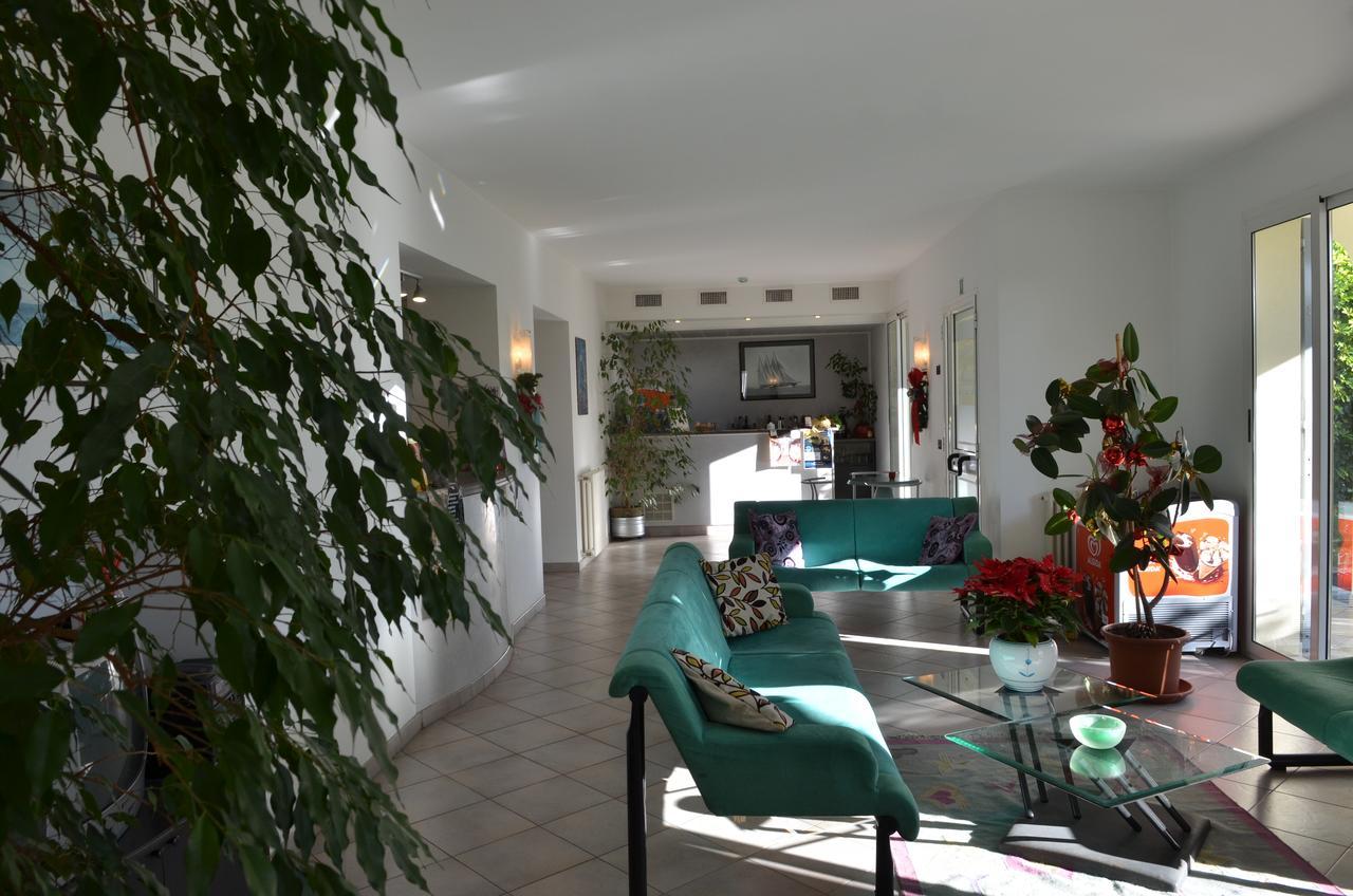 Residence Villa Carmen Fronte Mare A 50 Mt Pietra Ligure Bagian luar foto